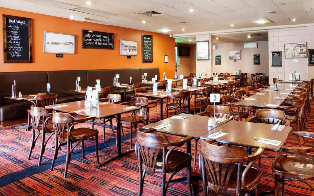 Upper Ross Hotel