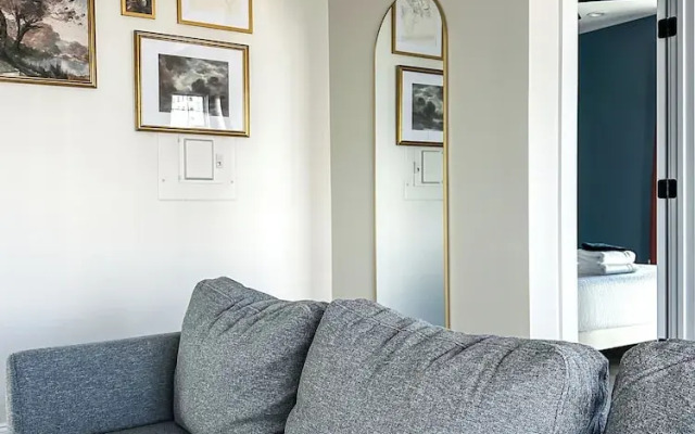 StayAE - Flamingo House