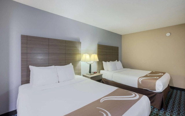 Sonesta Essential Hotels & Suites Kansas City/Blue Springs