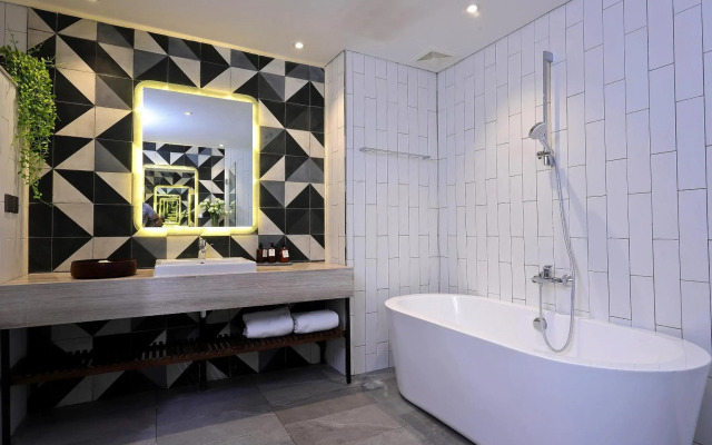 Baitong Hotel & Resort
