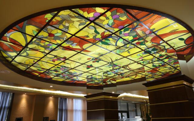 New Nairi Hotel