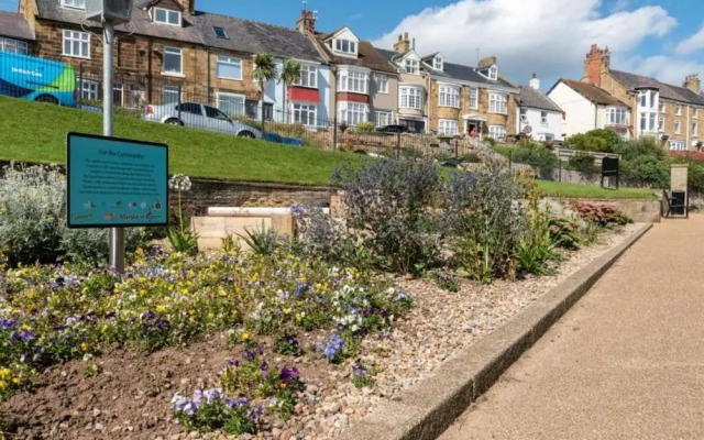 Jackson Court Apartments, Marske