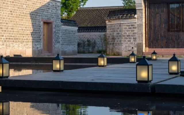 Ningbo Cloud Hotel (Cicheng Ancient County Chengchenghuang Temple)