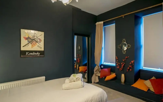 JOIVY Unique Royal Mile Apt - Relive Music History