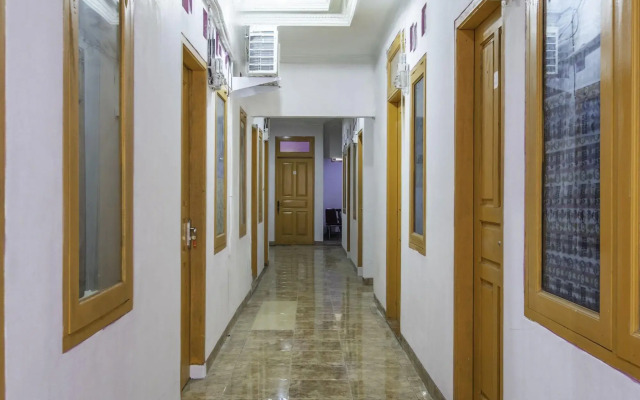 OYO Life 2412 Mandala Residence