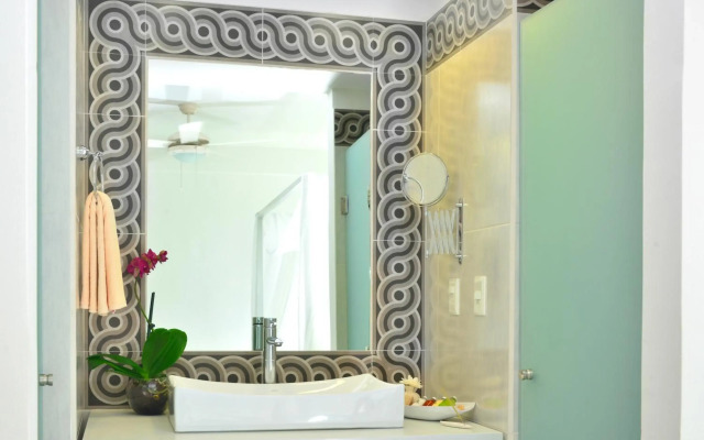Unic Design Hotel - Near Mamitas Beach Club