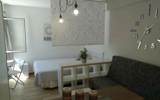 Shiny Studio with Pool & Carihuela Beach at 500m