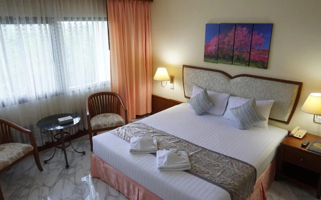Wattana Park Hotel