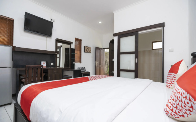 Super OYO 2417 Panen House