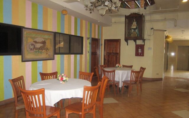 Plaza Maria Luisa Suites Inn