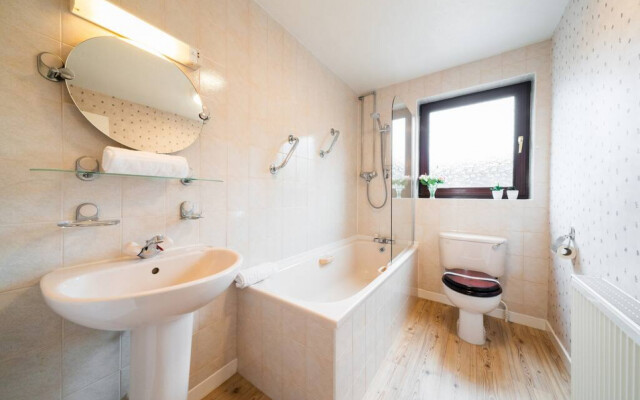 Bellrock View - Traditional Coastal Retreat