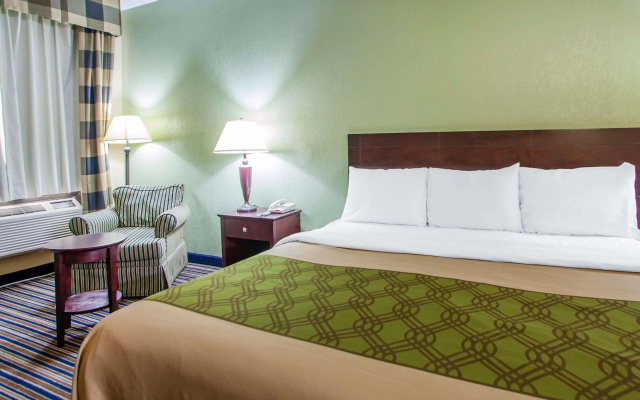 Econo Lodge Belton - Kansas City South