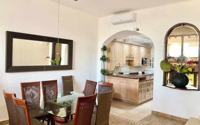 Cascada by Andiani Travel