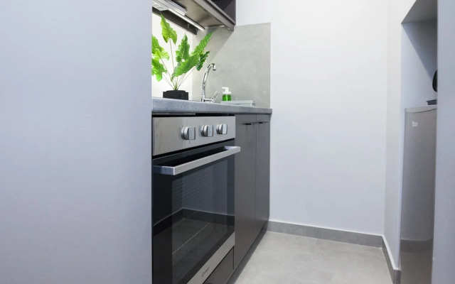 Modern Newly Built Studio near Hilton
