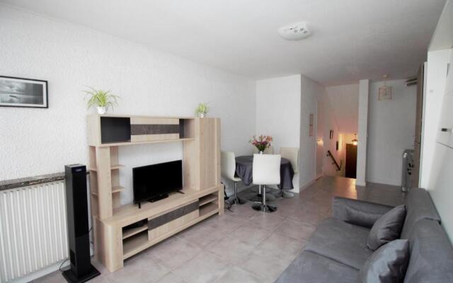 HACIENDA- Grand studio dans le centre avec vue mer