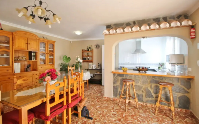 1090 Villa las Flores