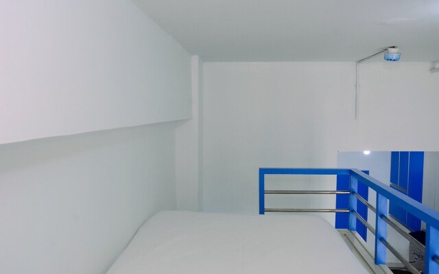 Minimalist and Posh Studio Dave Apartment