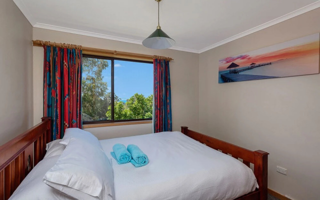 Relax Away - Family Get Away By The Sea