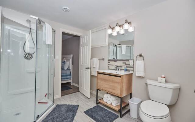 Niagara Vineyard Contemporary