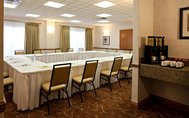 Country Inn & Suites by Radisson, Calgary-Northeast