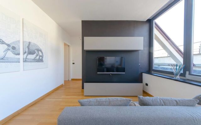 Altido Penthouse next to Acquario