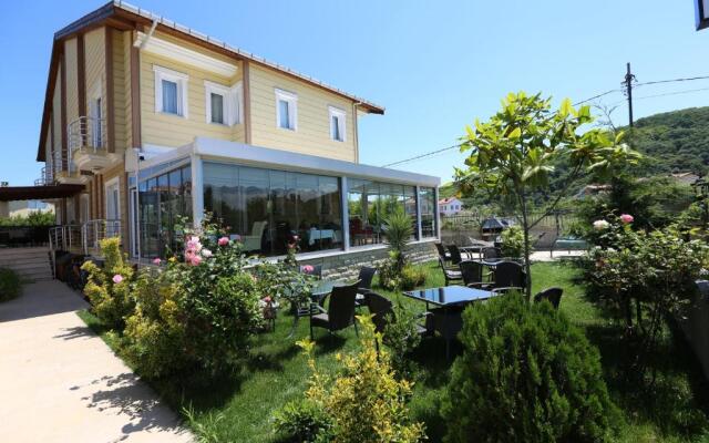 Assortie La Villa Hotel