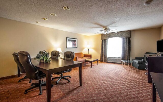 La Quinta Inn & Suites by Wyndham Memphis I-240