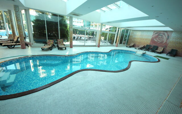 Menada Miramar Palace Apartments