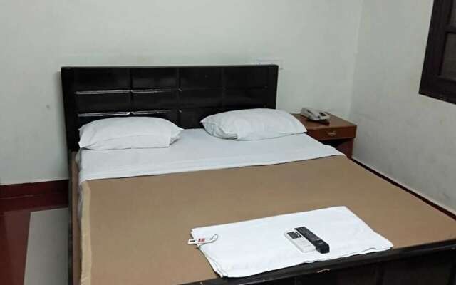 Iroomz Lotus Grand