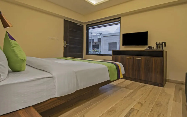 Treebo Pink City Grand