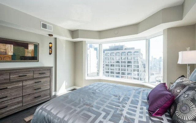QuickStay - Premium 2bdrm in Yorkville (Yonge & Bloor)
