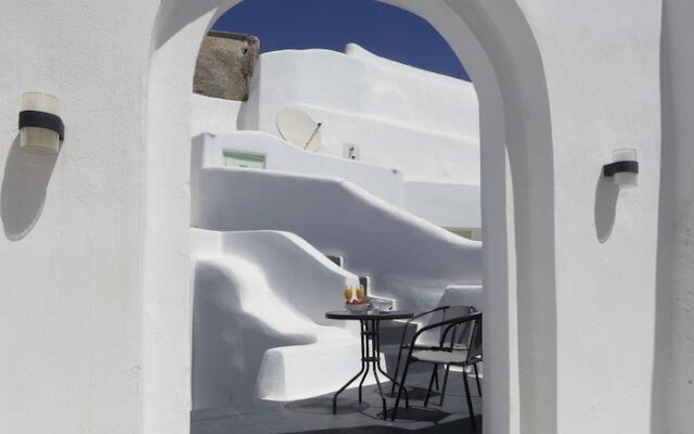 Church & Cave - Santorini Private Residences