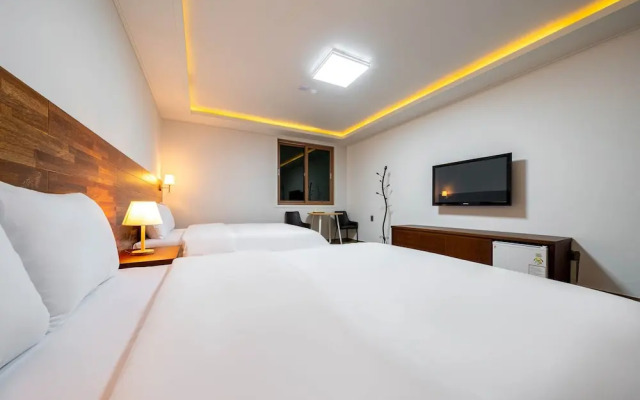 F-one Hotel