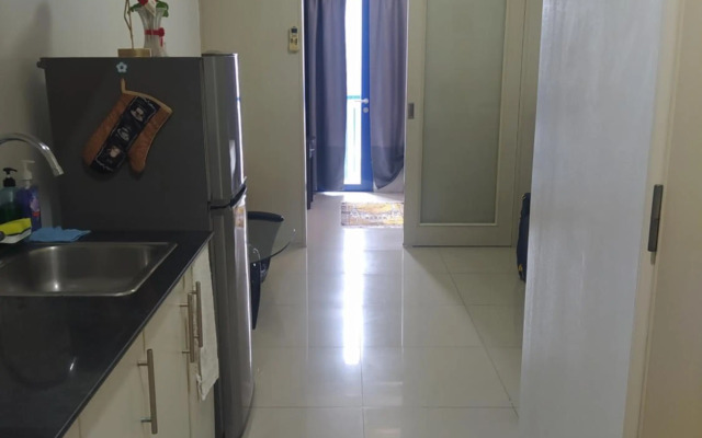 Staycation Sea Residences MOA Jermel