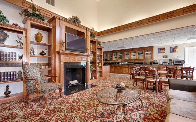 Best Western Bradbury Inn & Suites