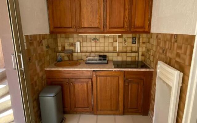 Studio spacieux avec patio en centre ville