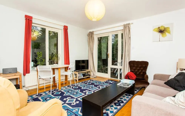 Charming Peaceful 2 Bed with Parking and Garden