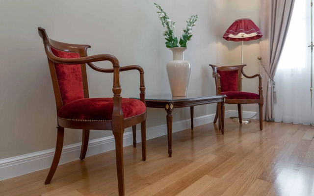 Noble Suites