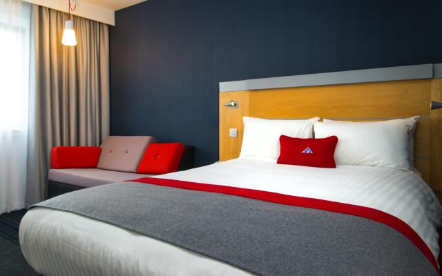 Holiday Inn Express Bedford, an IHG Hotel