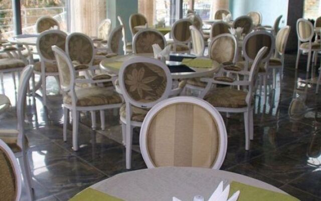 Samarina Resort