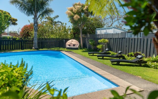 Cobblestone Court Motel – Wenzel Motels