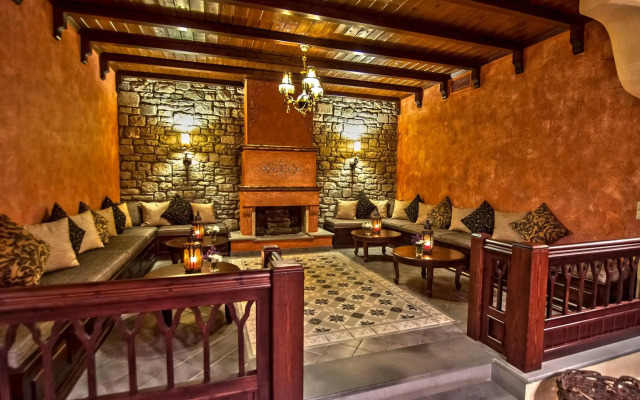Doupiani House Hotel