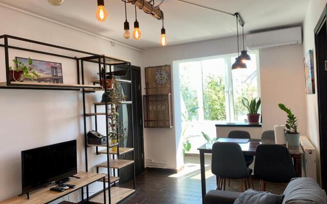 Nosen Asime Apartment
