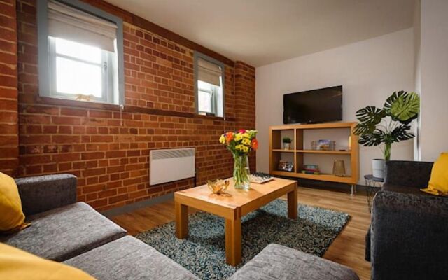 Karah Suites - Gloucester Docks