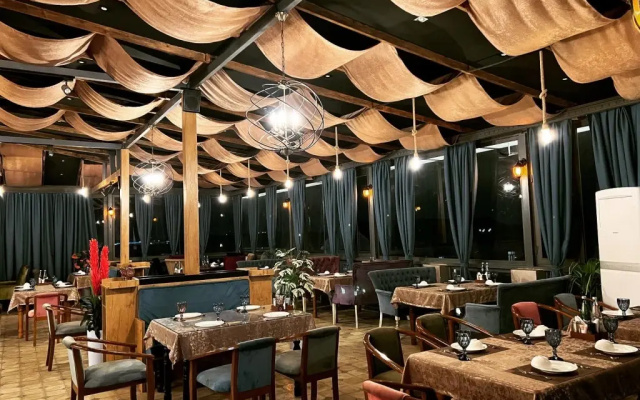 Hotel Almaz Plaza
