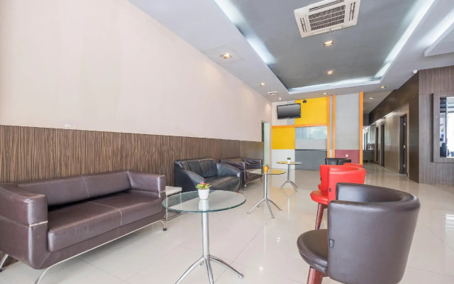 OYO 317 New Legend Hotel
