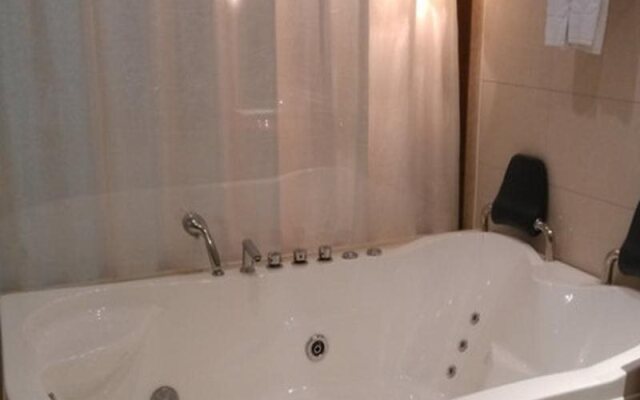 Shishi Wanjia Oriental Hotel