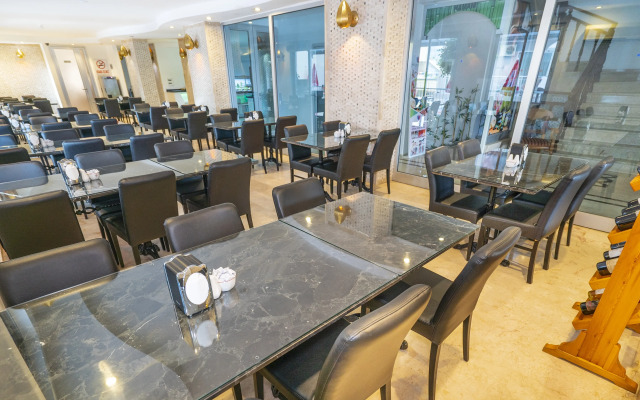 Kleopatra Celine Hotel