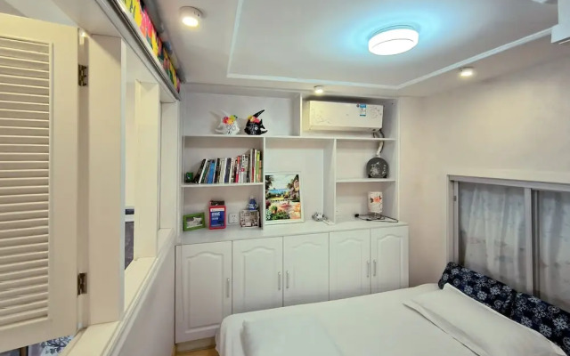 Railway Station Splendid Elegant Apartment