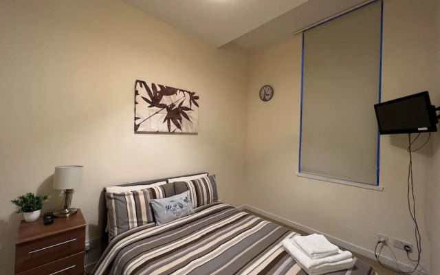 Charming 2-bedrooms City Centre Apartment-no Party
